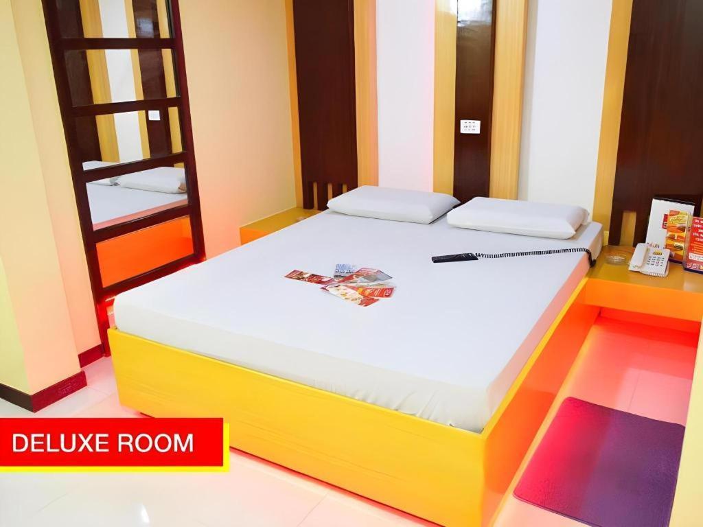 Hotel Sogo Avenida Манила Екстериор снимка