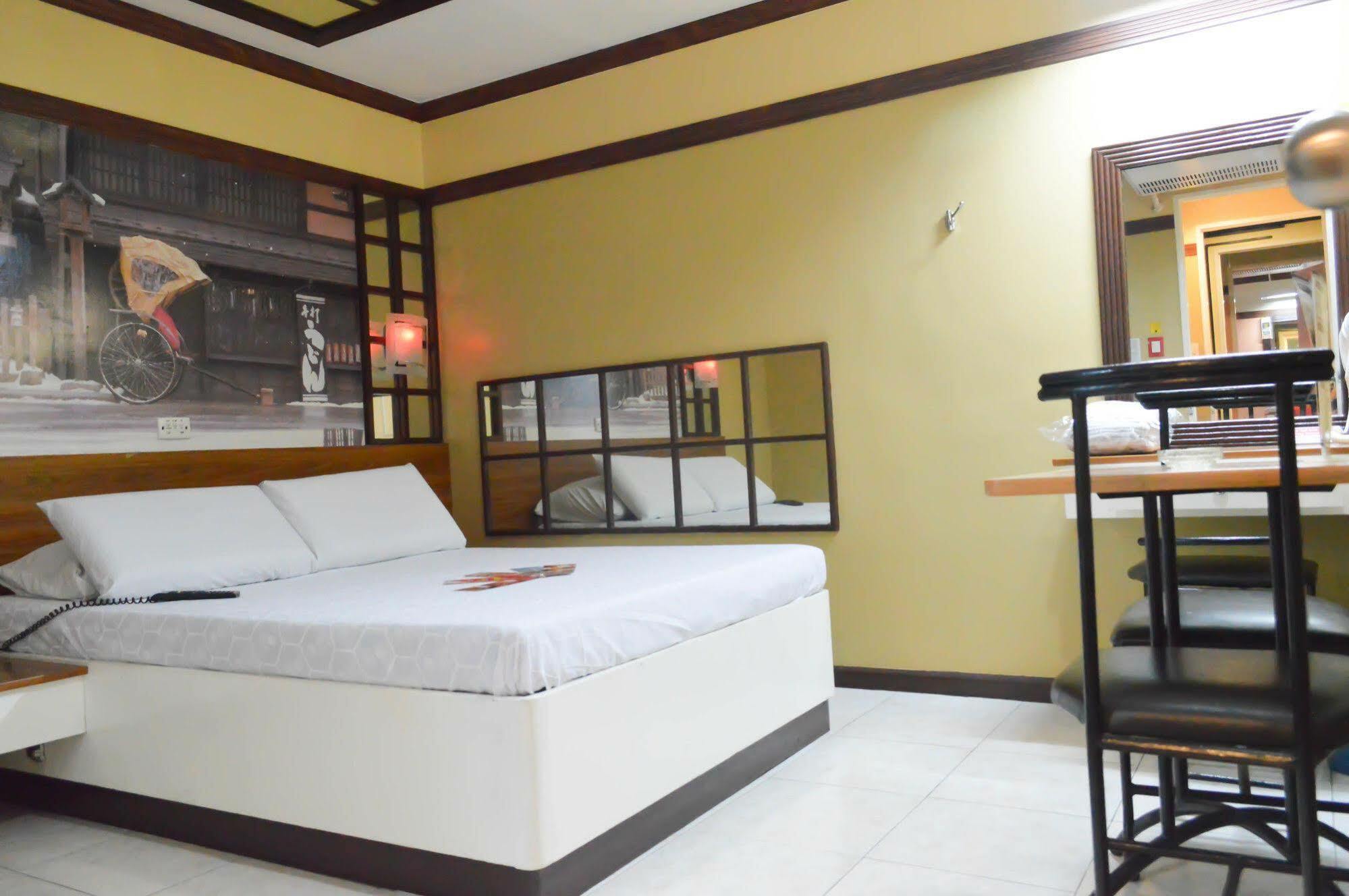 Hotel Sogo Avenida Манила Екстериор снимка