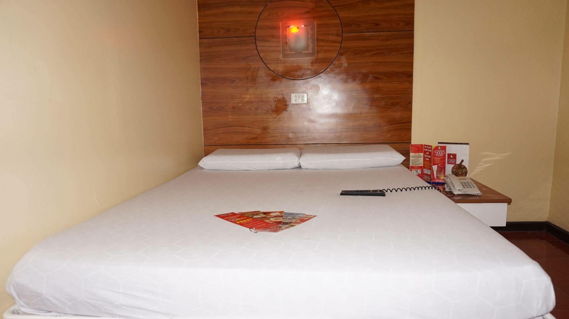 Hotel Sogo Avenida Манила Екстериор снимка